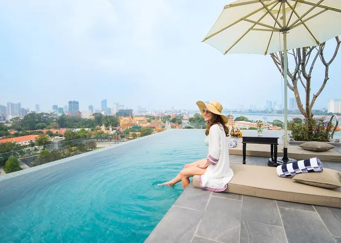 Glow Park Hotel Grand Royal Palace