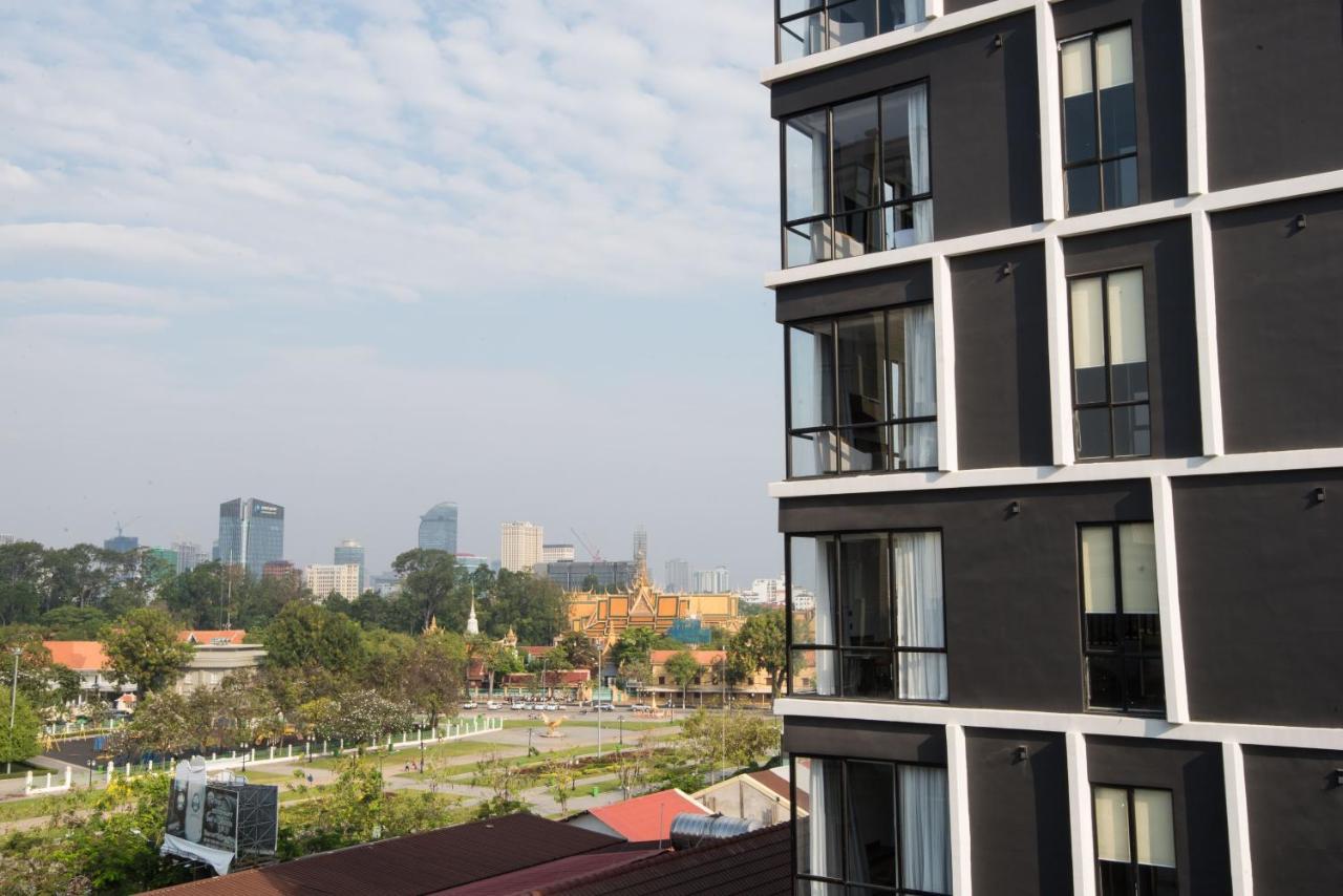 Glow Park Grand Royal Palace Hotel 4*