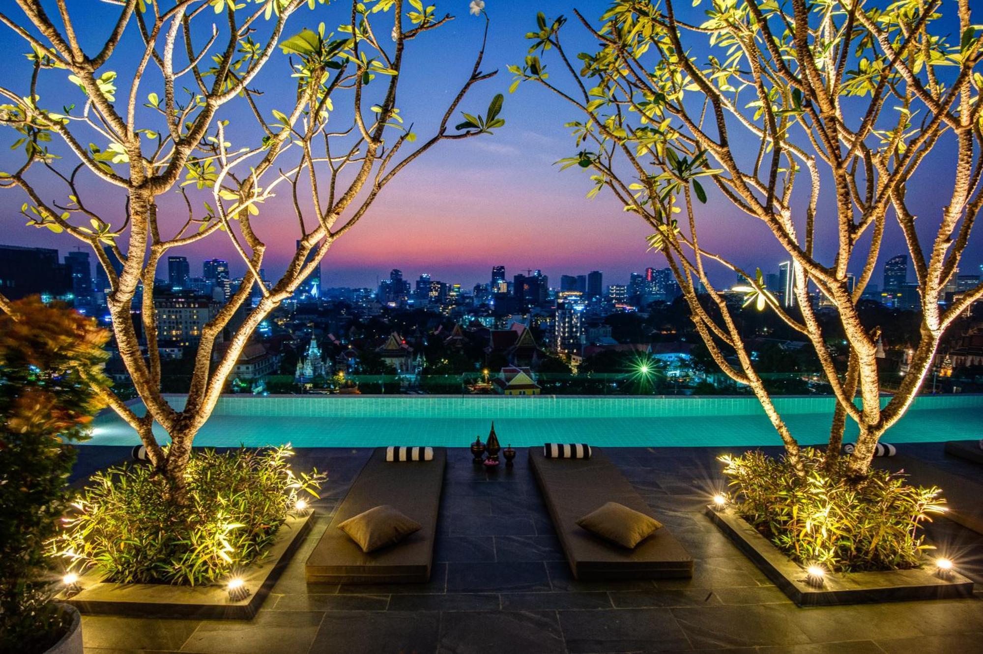 Glow Park Grand Royal Palace 4* Phnom-Penh
