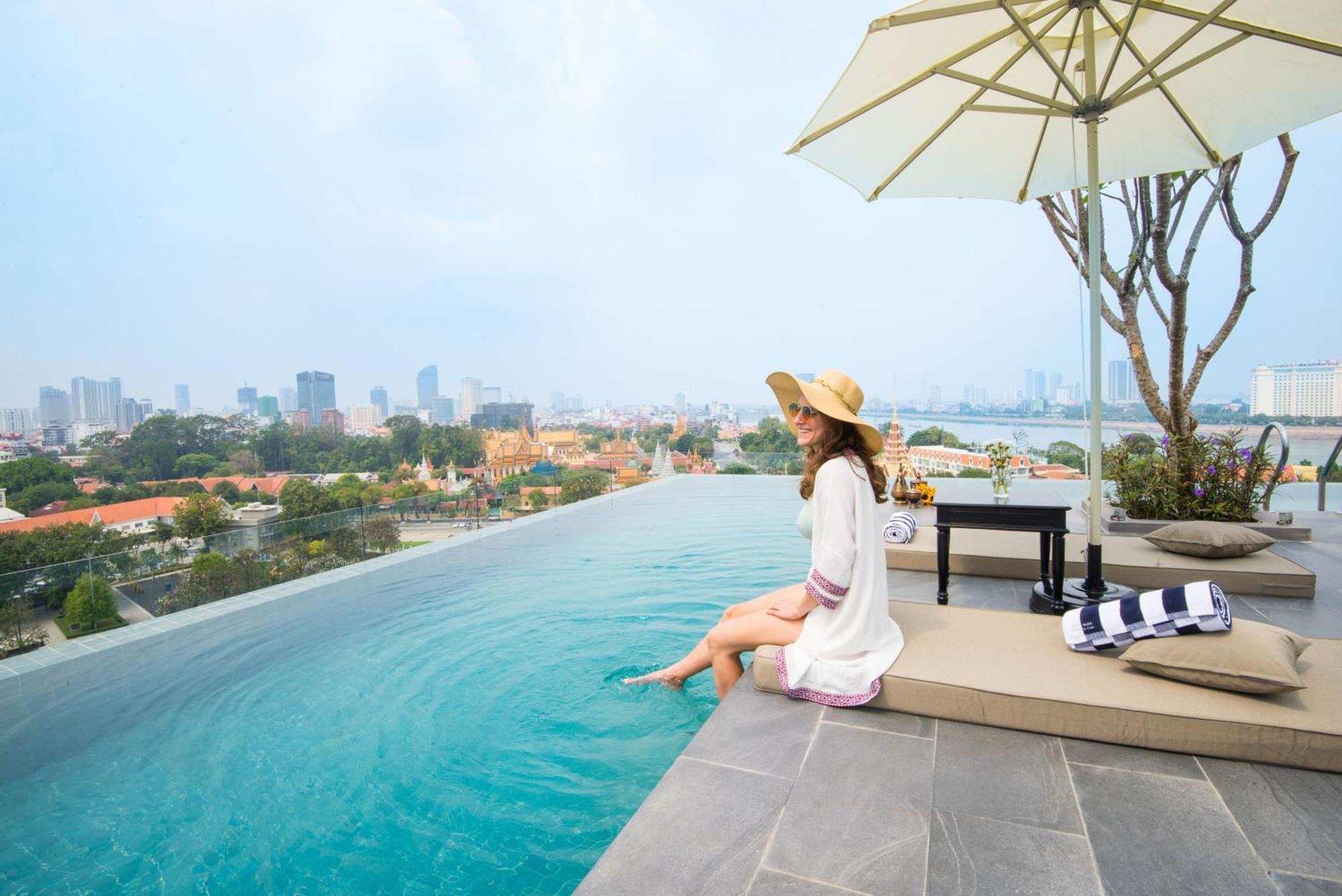 Glow Park Grand Royal Palace 4* Phnom-Penh